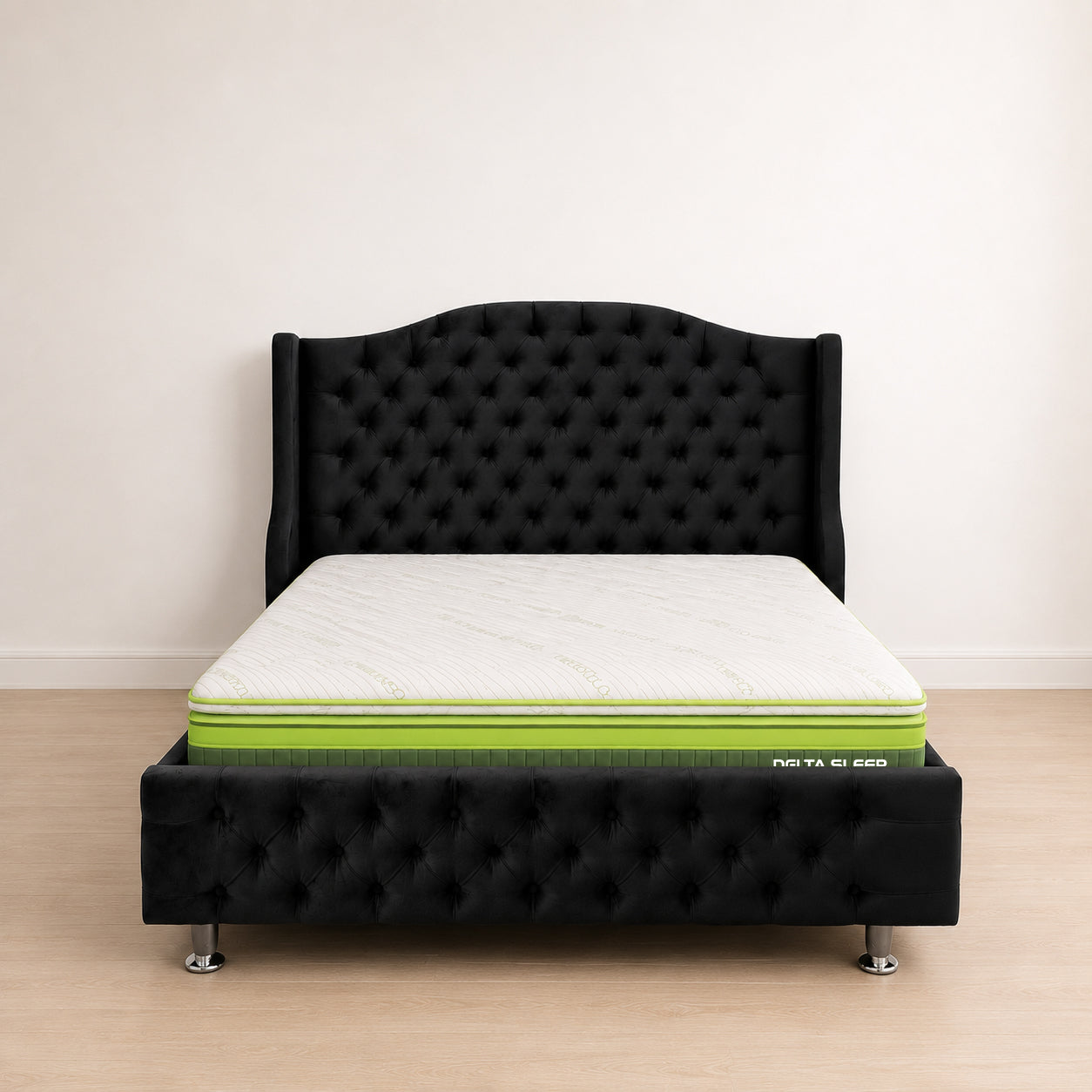 Chesterfield Black & Delta Luxe