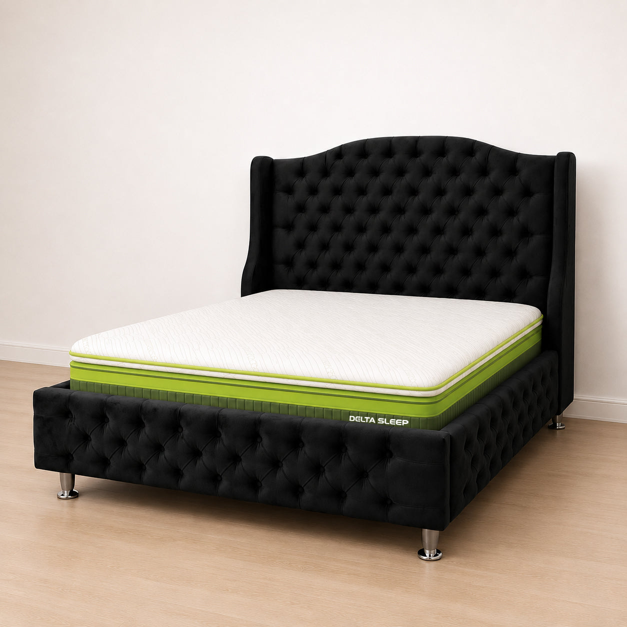 Chesterfield Black & Delta Luxe